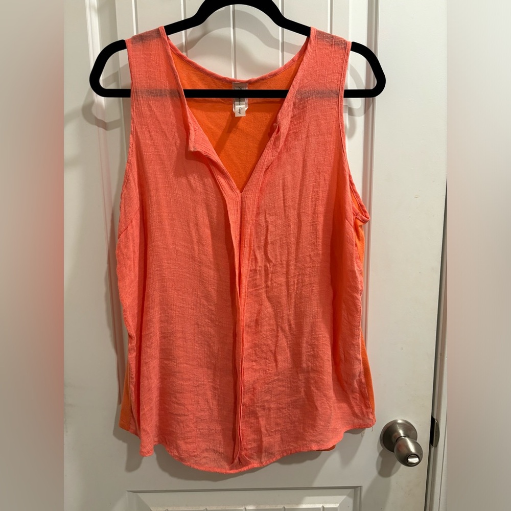 Coral top